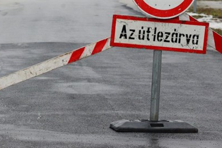 Ideiglenes forgalomkorlátozás Mosonudvaron