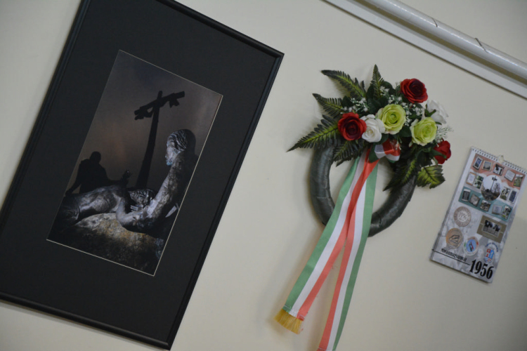 Sortüzek vidéken - Mosonmagyaróvár 1956 (Fotó: Nagy Mária)