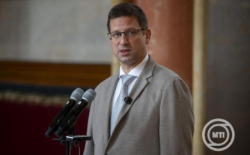 Gulyás Gergely: a benyújtott alkotmány-módosítás az alkotmányos demokrácia vége