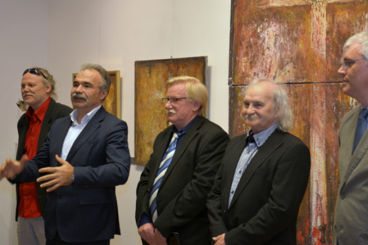 Varga György festő- és iparművész Megfestett idő című kiállítása