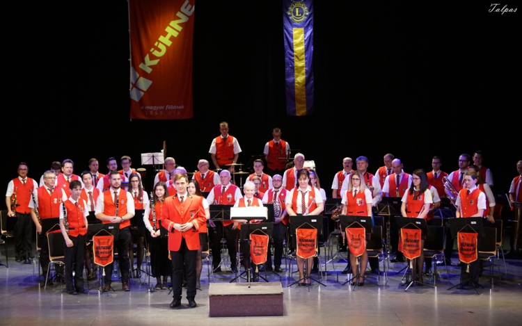 Jótékonysági koncertet szervezett a Lions Club és a Kühne Koncert Fúvószenekar 