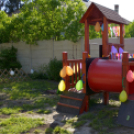 Modern játszóteret hozott a húsvéti nyuszi a Pillangó óvodásoknak és bölcsődéseknek