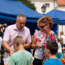 Apró Kezek, Csodakertek