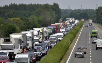 Fokozódott a torlódás az M1-es autópályán