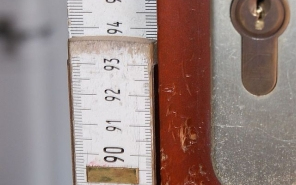 Rendőrökre támadt egy férfi