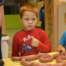 Pillangó Óvoda és Mini Bölcsőde, kolbásztöltés 