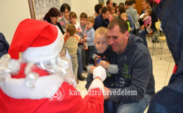Mosonmagyaróvári laktanyában is járt a Mikulás 
