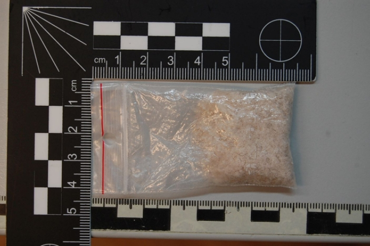 Alsónadrágba rejtett kábítószert találtak a rendőrök