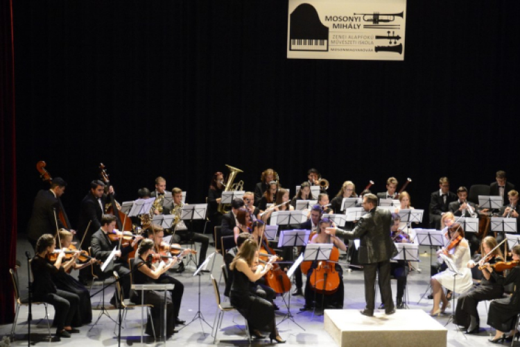 JUBILEUMI HANGVERSENY