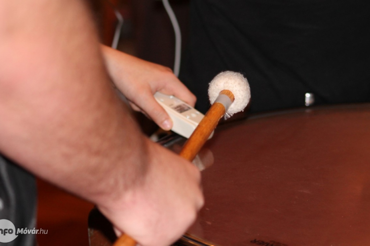 Zenés fizikai kísérletek idén és jövőre is a Mosonyi Mihály Zeneiskolában