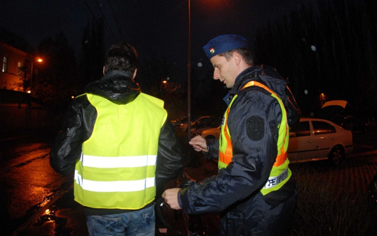 Cél, a figyelemfelhívás volt.