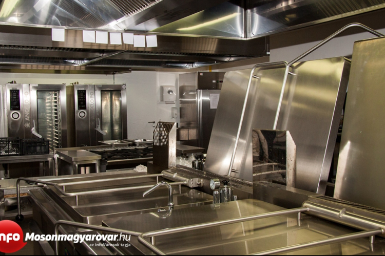 Befejeződött a Gulyás Lajos Kollégium konyhájának fejlesztése 