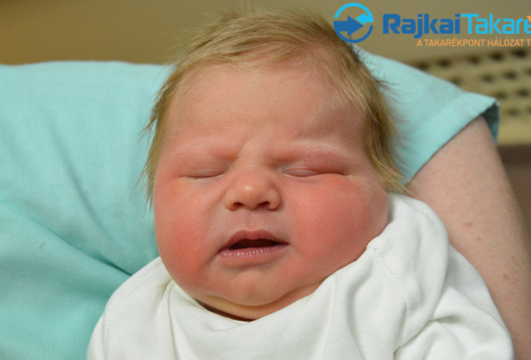 Sipőcz Amira Klaudia, 3570 gr. Mosonmagyaró