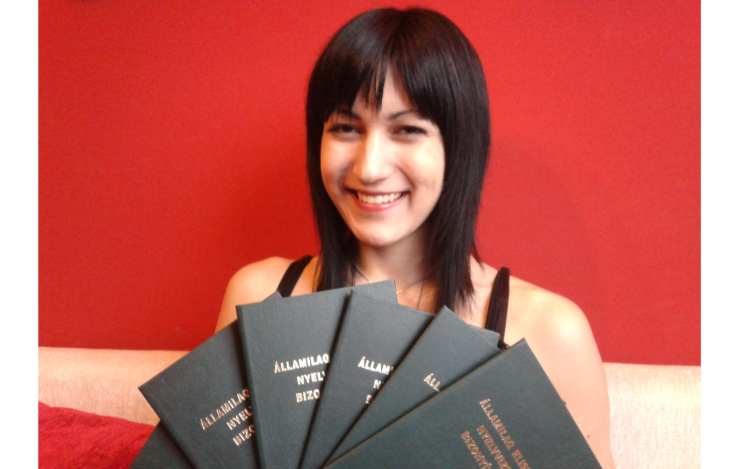 A lány, aki 12 nyelven beszél