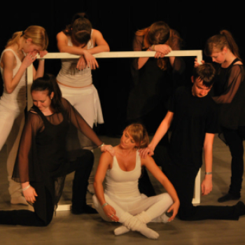 Táncbemutató, Anyák napi műsor (Fotó: Nagy Mária)