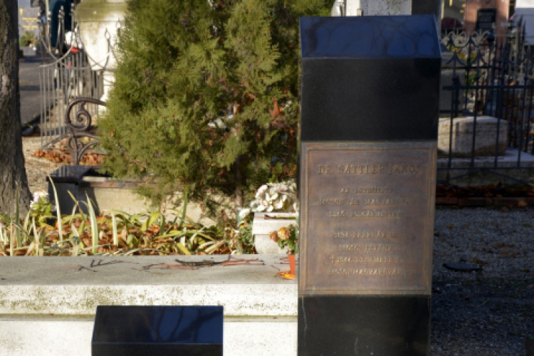 Megemlékezés és koszorúzás Dr. Sattler János sírjánál