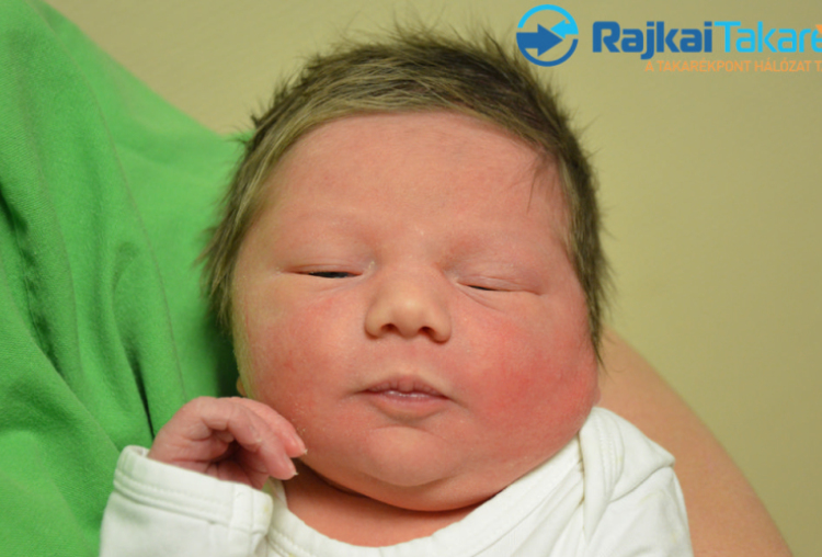 Hegyi Júlia, 2930 gr. Kimle