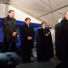 Szent György Lovagrend - száz méteres szentkalács osztása, adventi gyertya gyújtás (Fotó: Horváth Attila)