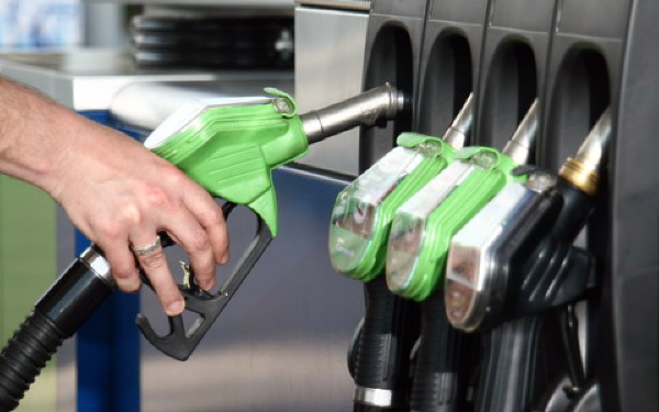 Csökkent a benzin, nőtt a gázolaj ára
