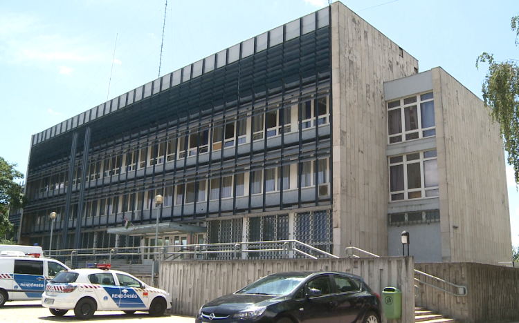 Unokázós csalókra figyelmeztet a rendőrség