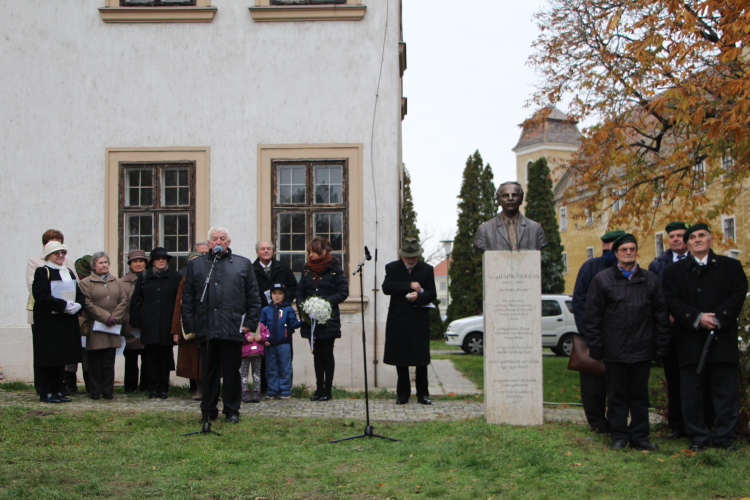 Dr. Kósa Lajos c. egyetemi docens emlékező beszéde a Hajdu szobornál