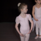 Jótékonysági műsor a Fehér Ló táncos kiscsoportjainak javára.