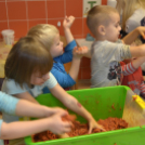 Pillangó Óvoda és Mini Bölcsőde, kolbásztöltés 