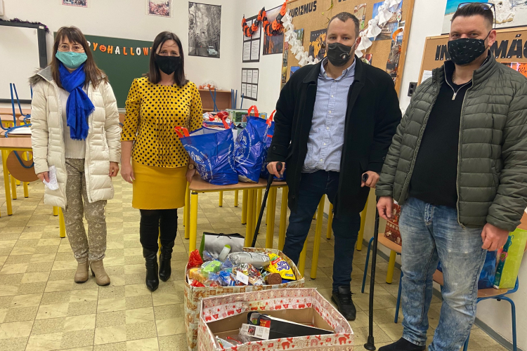 Rászorulóknak gyűjtött a kézilabdázókkal közösen a helyi Lions Club 