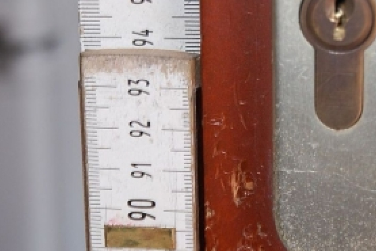 Rendőrökre támadt egy férfi