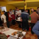 Kolbásztöltő verseny (Fotó: Nagy Mária)