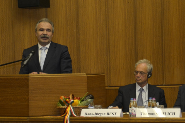 Óriásberuházás az agráriumban - Agrárminisztérium és a FAKT AG közös sajtótájékoztatója