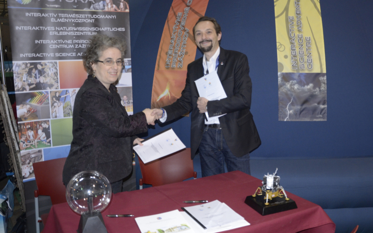 FUTURA NOE megállapodás az Utazás kiállításon