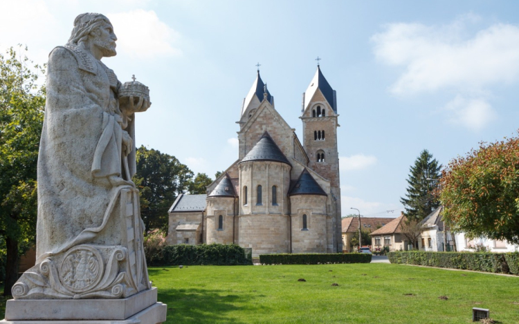 Szent Jakab Templom - Hol Útjaink Találkoznak