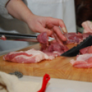 Kolbásztöltő verseny (Fotó: Nagy Mária)