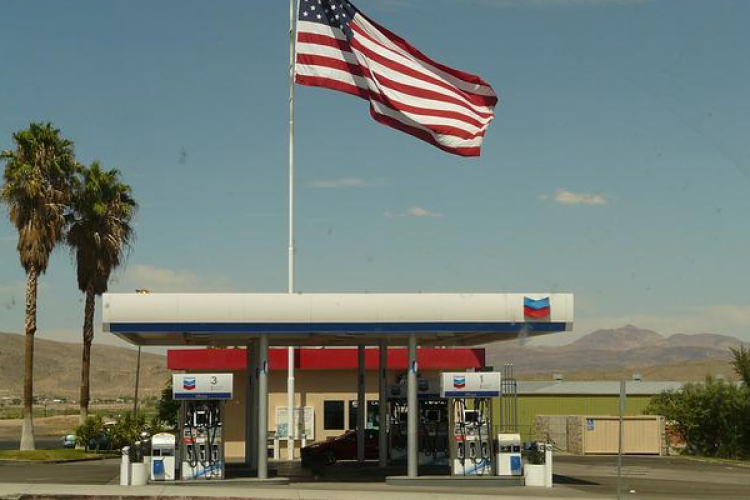Az Egyesült Államokban rekordszinten a benzinár