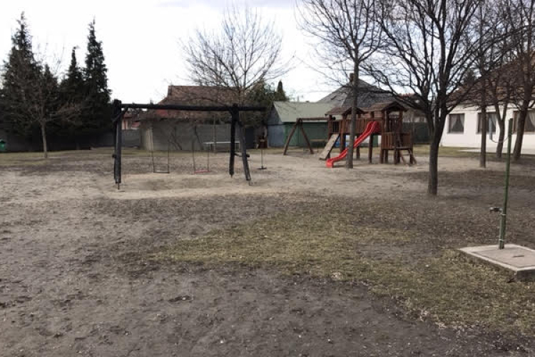 Hihetetlen összefogás az Ujhelyi Iskola udvaráért