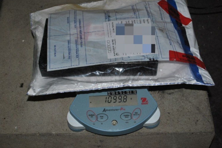 Több mint 1000 gramm kokaint akartak Magyarországra hozni