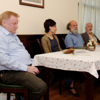 Kávéházi beszélgetések - Óvárosi Étterem