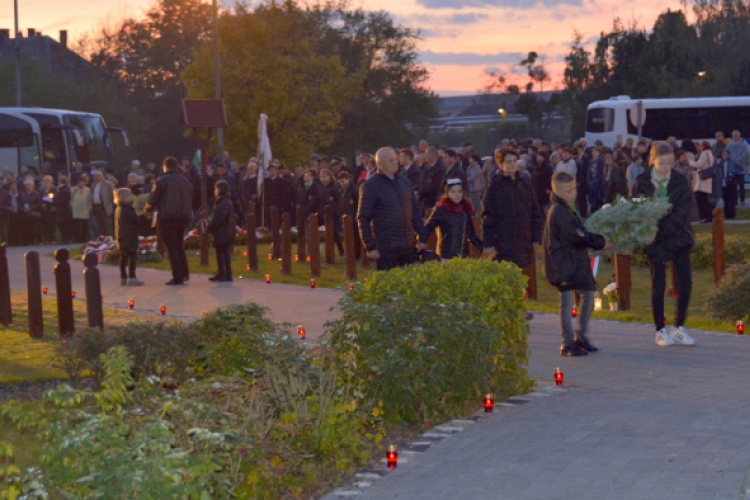 56-os Emlékpark és Gyásztér, Kegyeleti megemlékezés