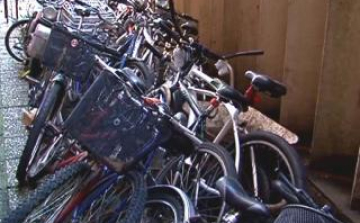 Megbukott a kerékpár „karaván”