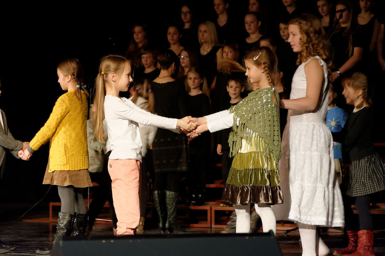 A kis hótündér - Az Ujhelyi Imre Általános Iskola műsora (fotó: Horváth Attila)