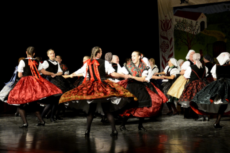 Óvári Gazdász Néptáncegyüttes 60 éves