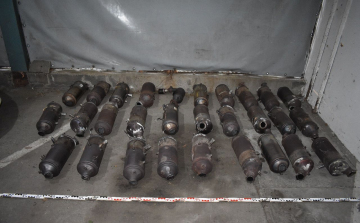 Katalizátorokat loptak Mosonmagyaróváron és Győrben