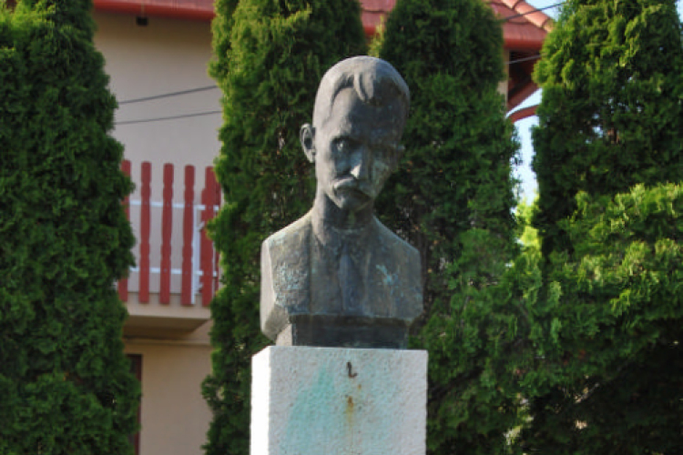 Költészet napi koszorúzás Ady Endre szobornál (Fotó: Nagy Mária)