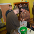 Kolbásztöltő verseny (Fotó: Nagy Mária)