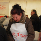 Kolbásztöltő verseny (Fotó: Nagy Mária)