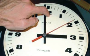 Hétvégén kezdődik a nyári időszámítás