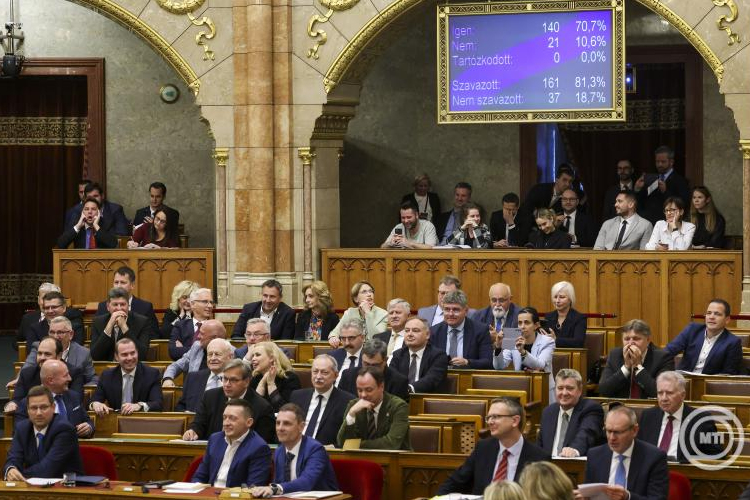 OGY - Elfogadták az alaptörvény tizenötödik módosítását