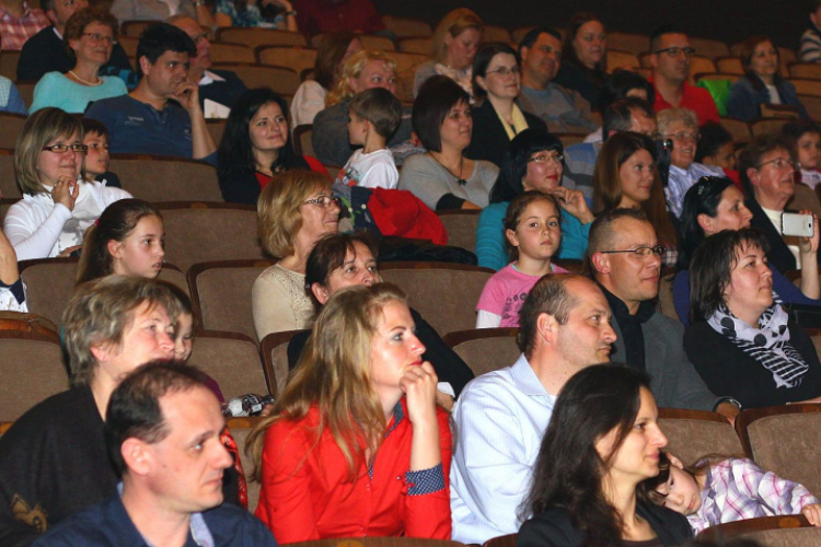 A Szélkiáltó együttes koncertje a Piarista Iskola Gyermekkarának közreműködésével (Fotó: Stipkovits Veronika)