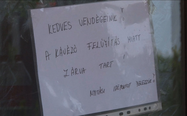 Tört-zúzott a kávézóban